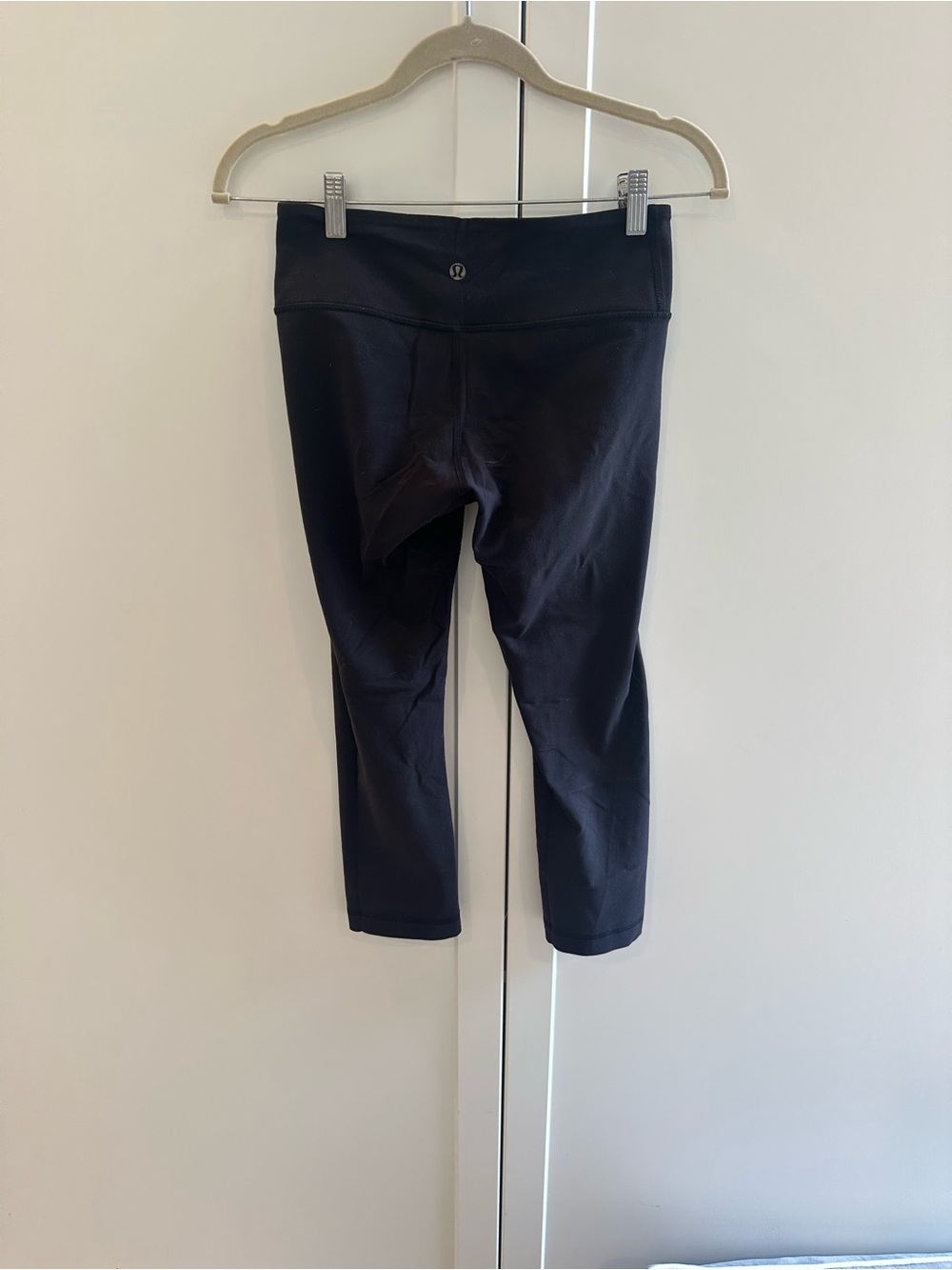 lululemon athletica Black Cropped Performance Capris